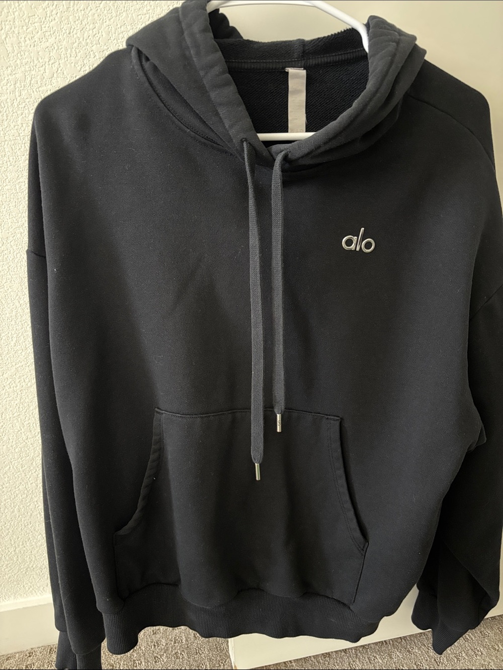 ALO Yoga Black Pullover Hoodie with Embroidered Logo